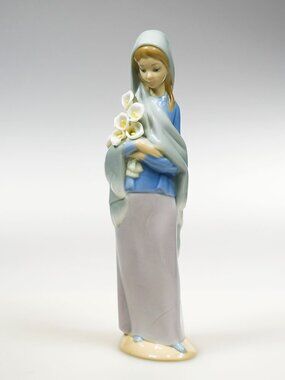 LLadro #4650 Girl with Calla Lillies (Early Production)